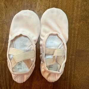 Girls ballet slippers